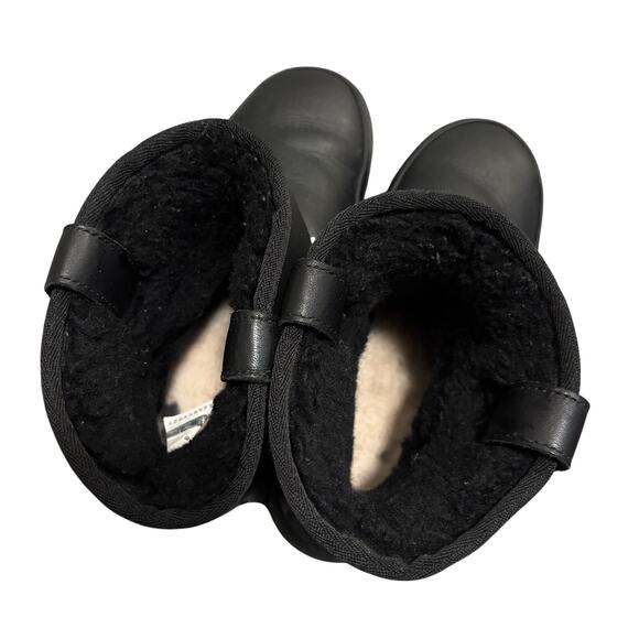 UGG Women's Classic Weather Mini Black US 6 EU 37 - Picture 4 of 6